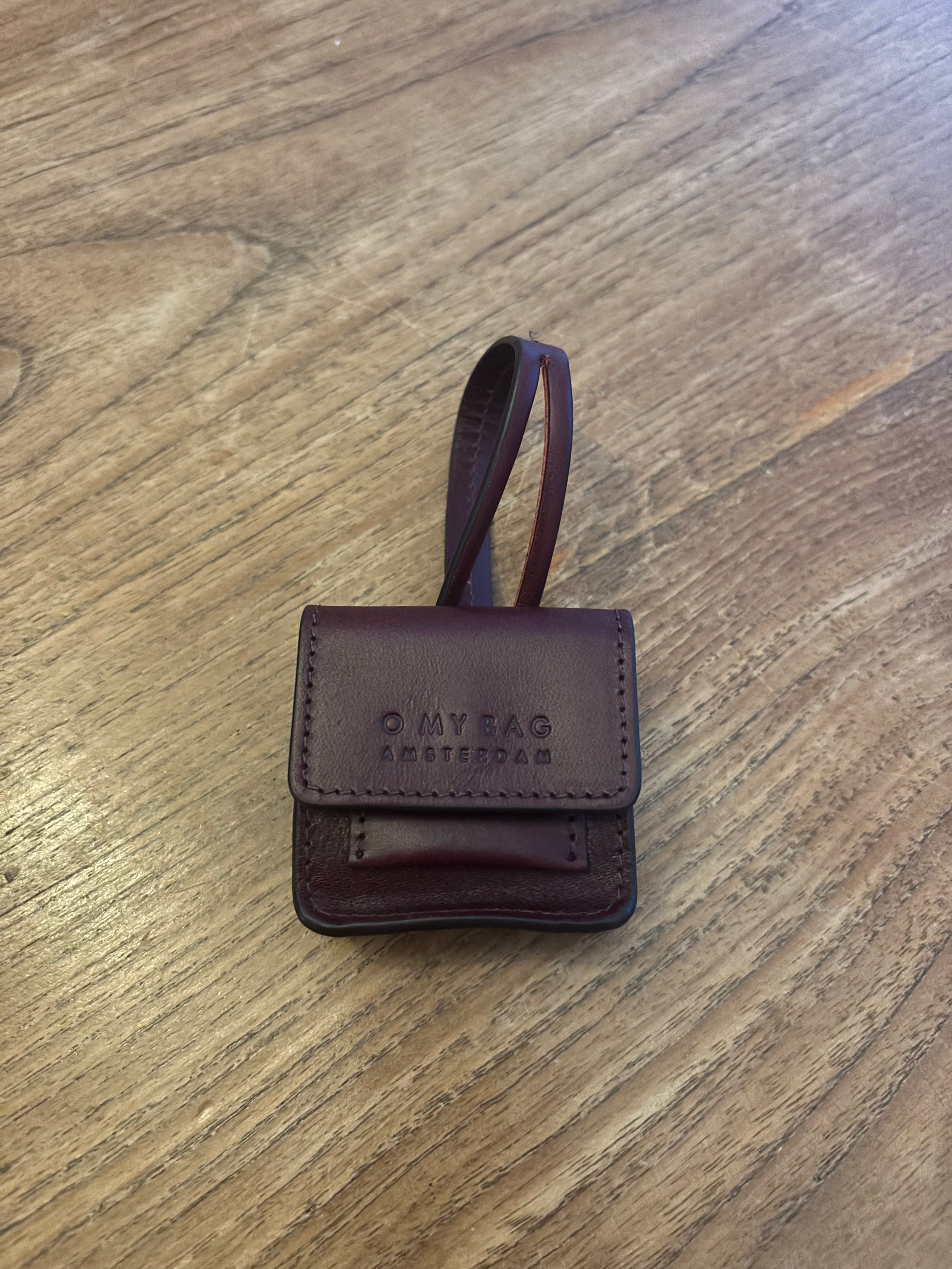 O MY BAG Bag Charm - Mini Tasche mit Knopf