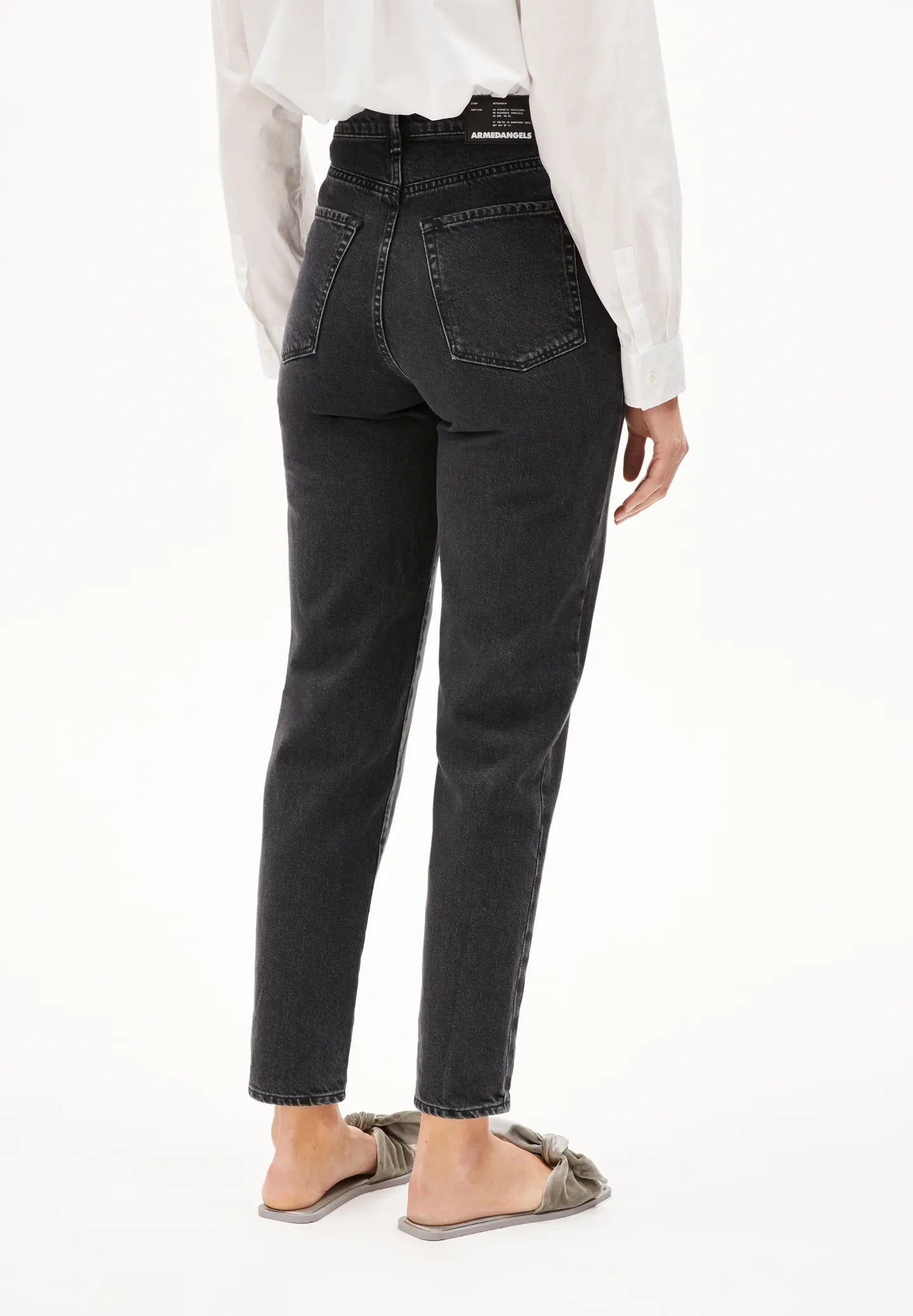 ARMEDANGELS Jeans Mairaa ebony black - MOM FIT Gr. 29/32