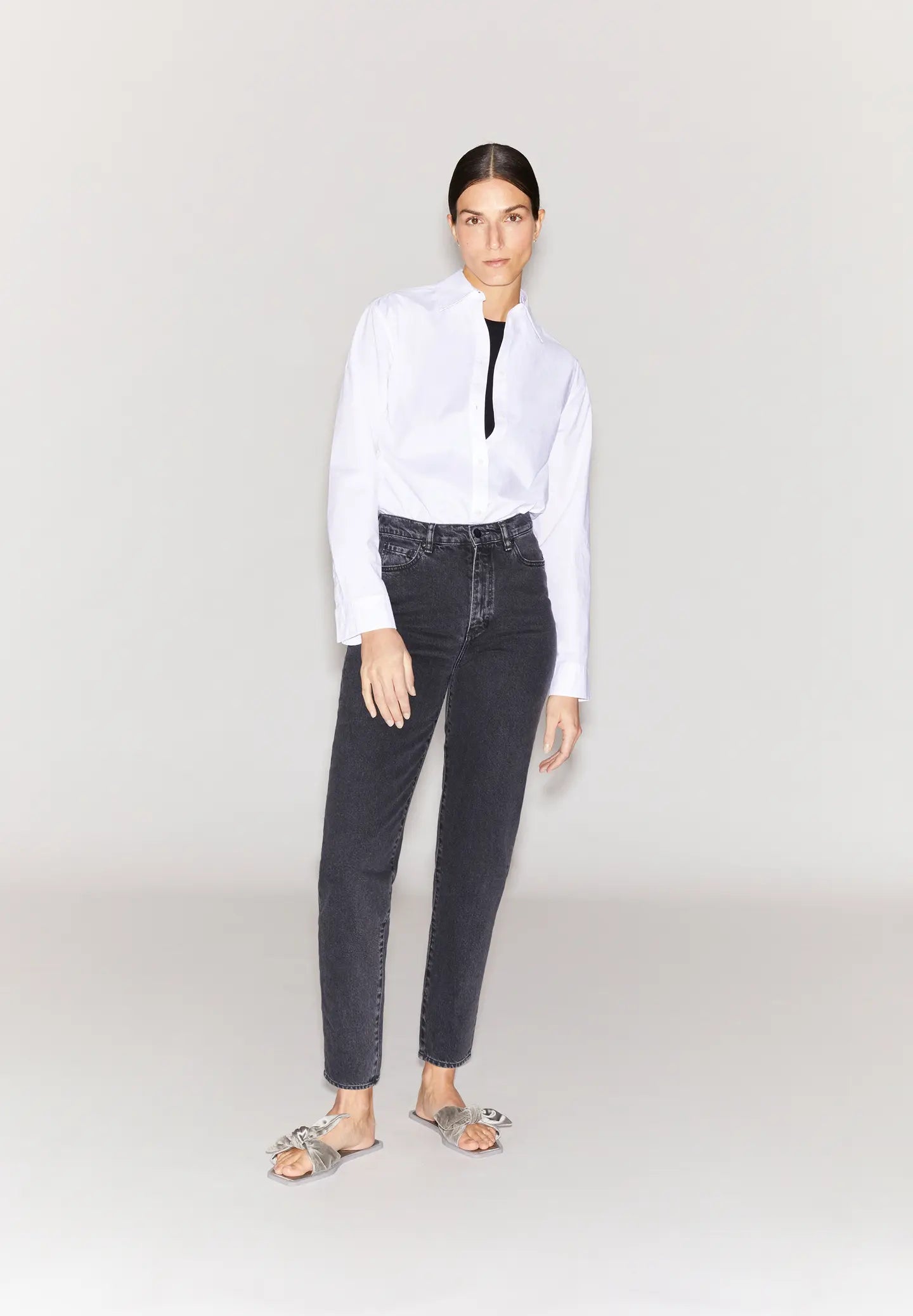 ARMEDANGELS Jeans Mairaa ebony black - MOM FIT Gr. 29/32
