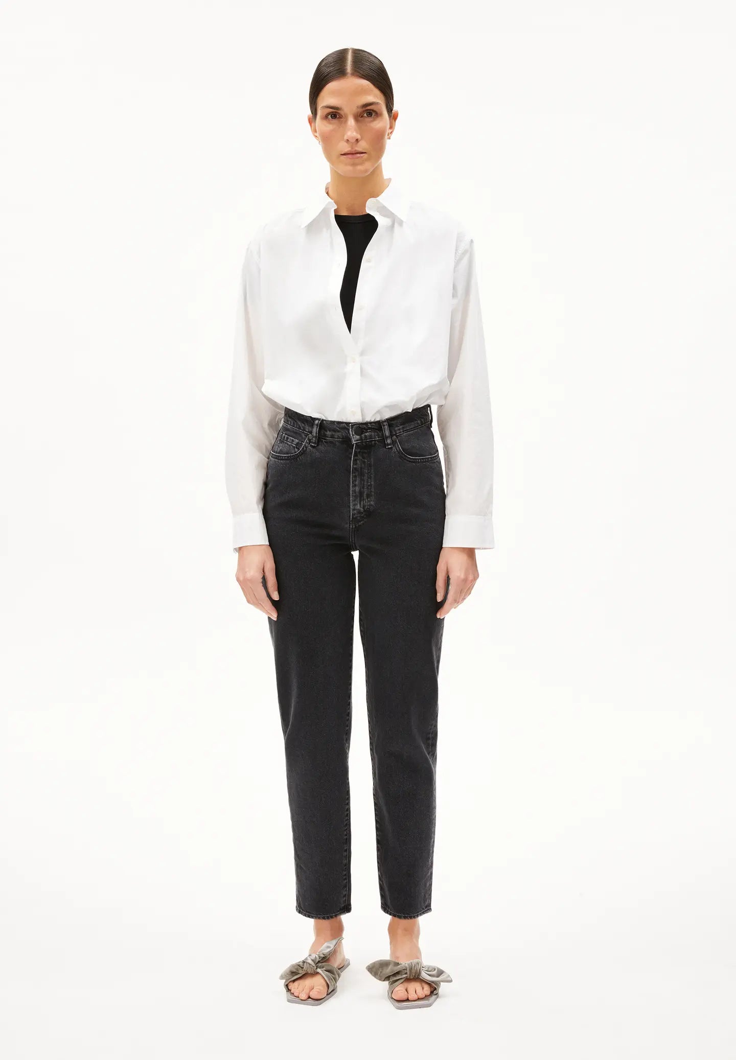 ARMEDANGELS Jeans Mairaa ebony black - MOM FIT Gr. 29/32
