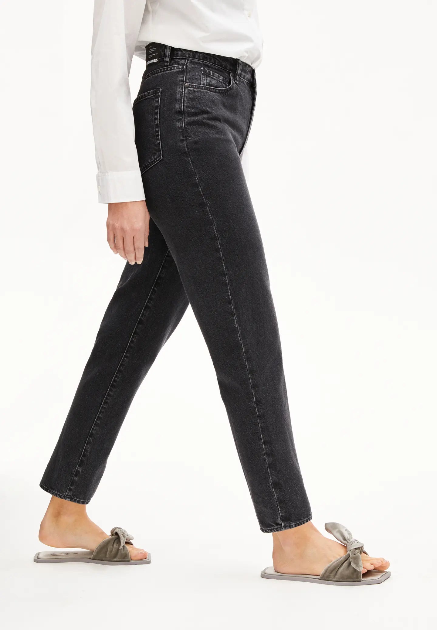 ARMEDANGELS Jeans Mairaa ebony black - MOM FIT Gr. 29/32