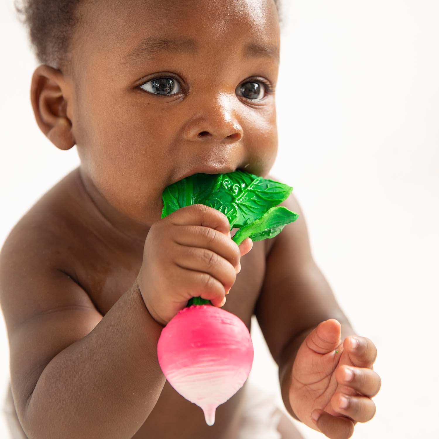 OLI & CAROL Teething Ring Radish