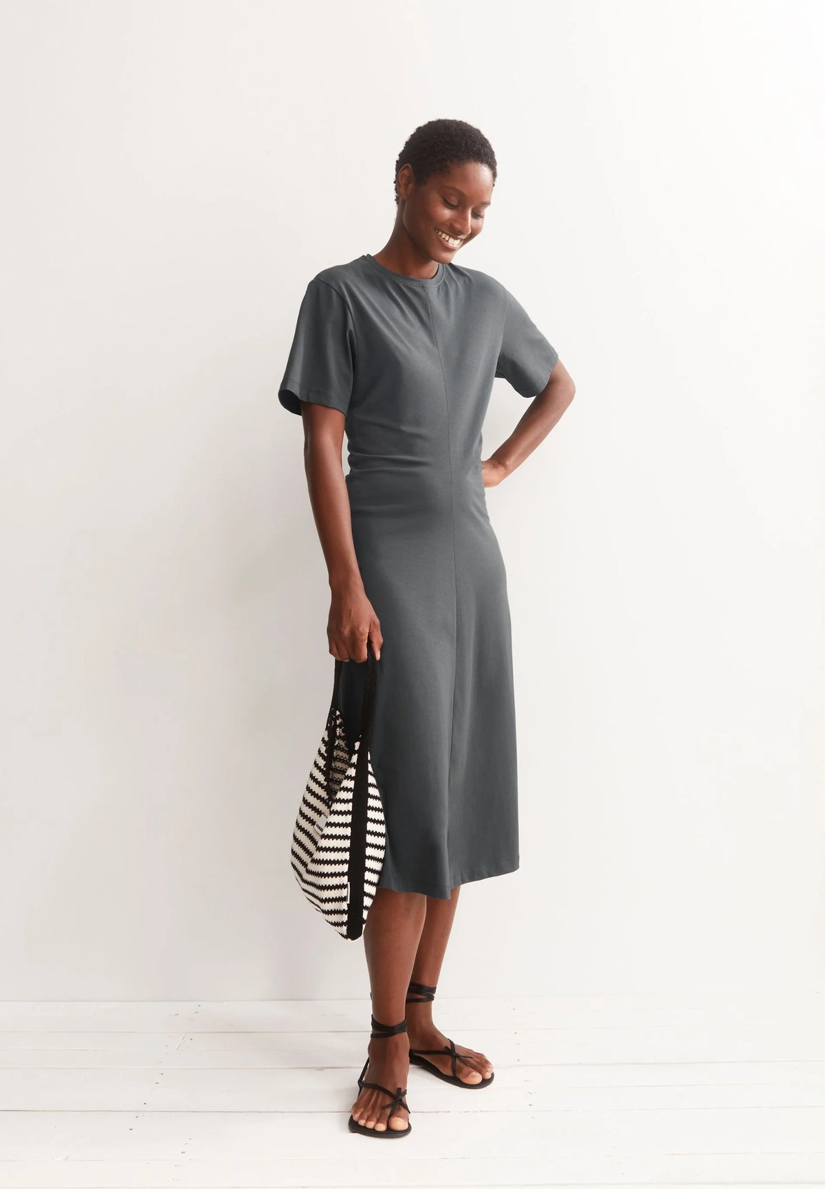 ARMEDANGELS Kurzärmeliges Jersey Midi-Kleid Gr. M