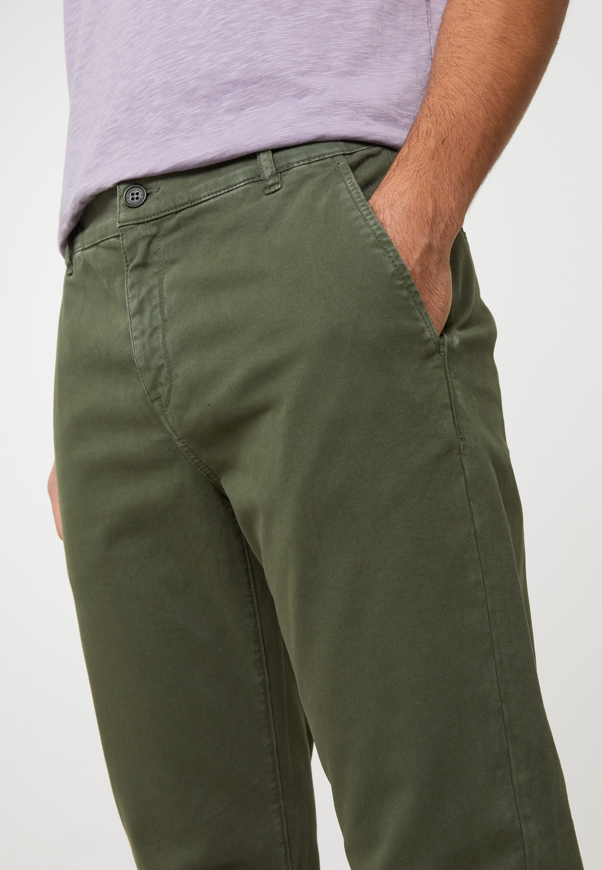 RECOLUTION Chino Catnip dark khaki Gr. L