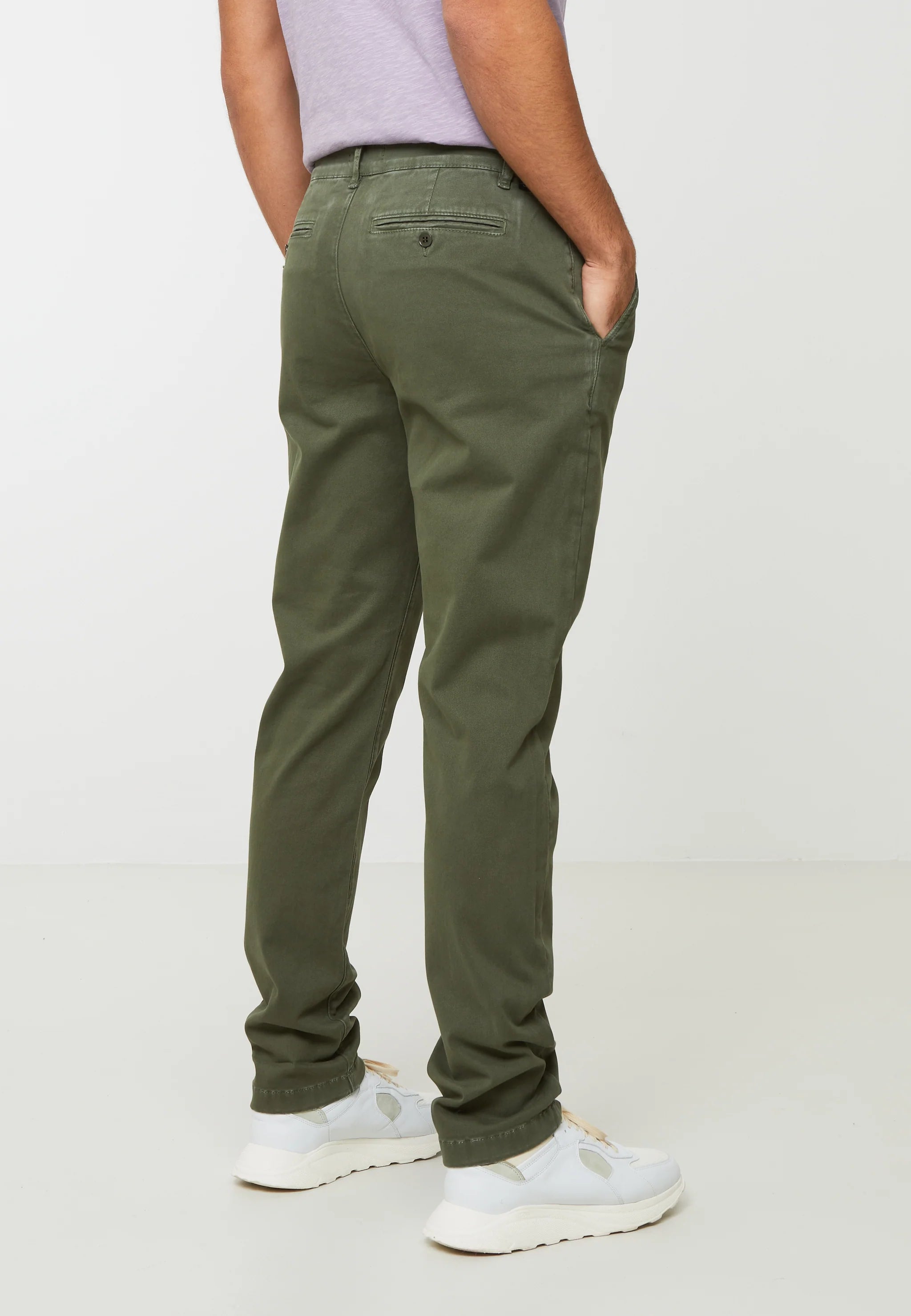 RECOLUTION Chino Catnip dark khaki Gr. L