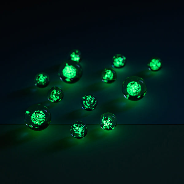 Neu: AVA & YVES magische Murmeln - glow in the dark