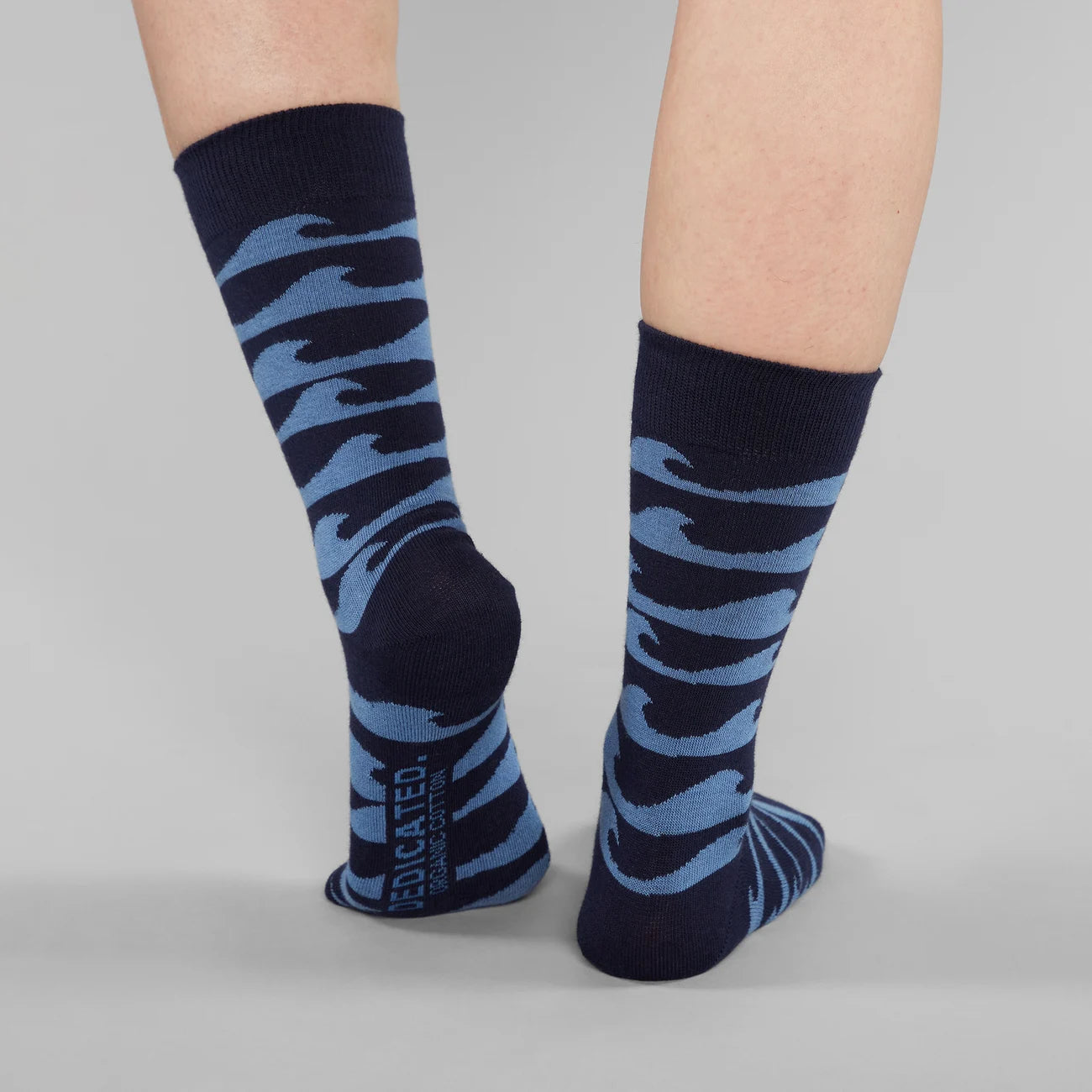 DEDICATED Socks Sigtuna Waves Navy Black Iris