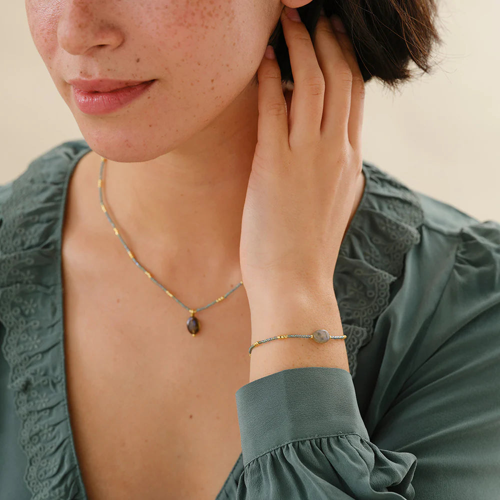 A BEAUTIFUL STORY Armband mit handgemalter Geschenkkarte