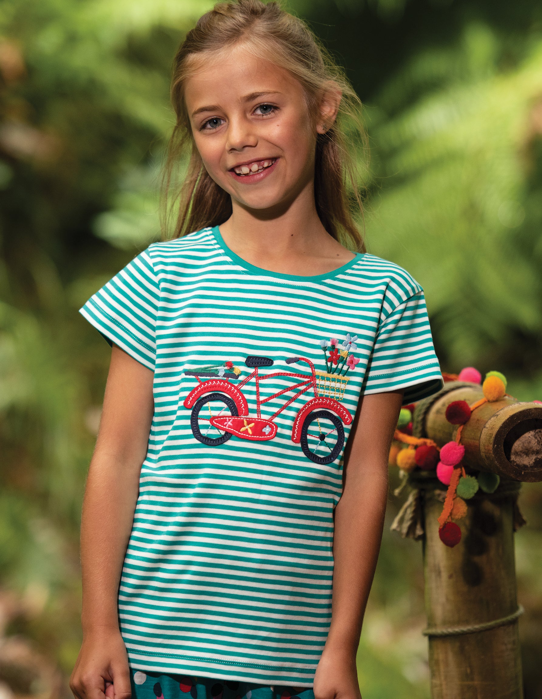 Frugi Camille T-Shirt Fahrrad Bike grün weiß  Alt-Text bearbeiten